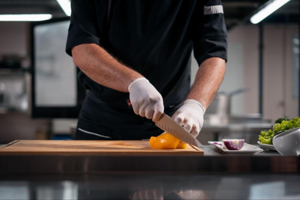 Restaurant Chef That Knows About Food Safety and Handling