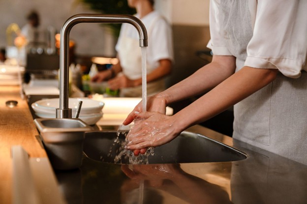 Promoting Personal Hygiene in a Restaurant